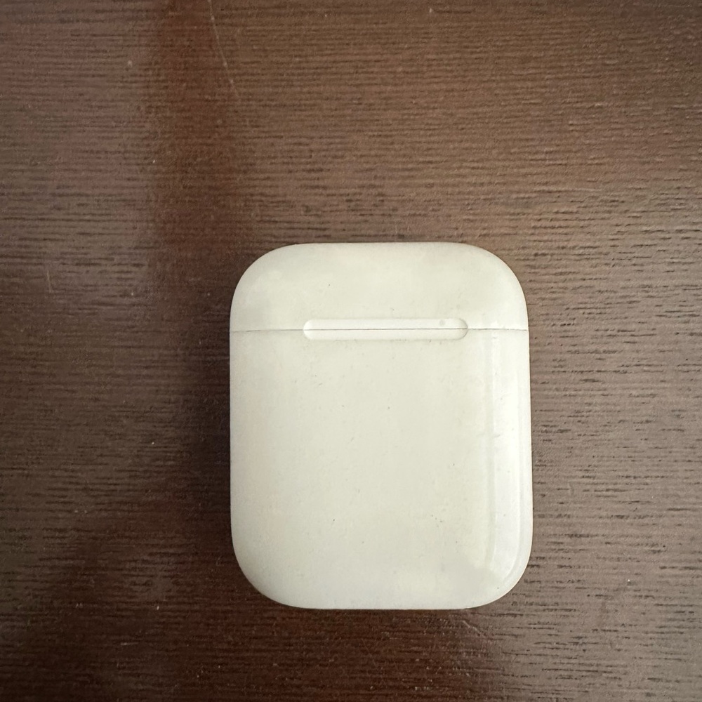 White Wireless Earbuds Case